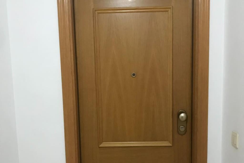Apartamento Comodo Y Espacioso Con Parking Valência Exterior foto