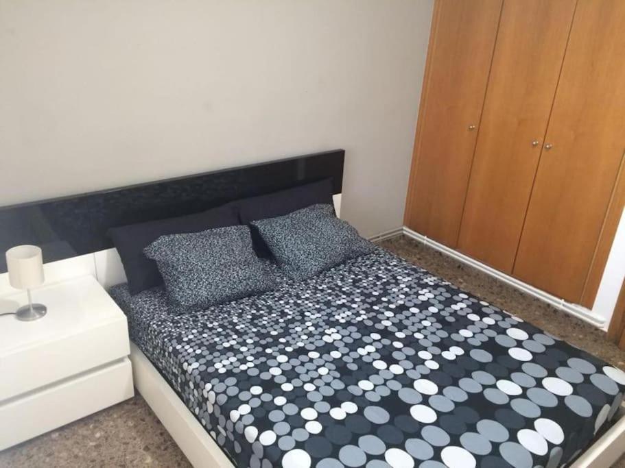 Apartamento Comodo Y Espacioso Con Parking Valência Exterior foto