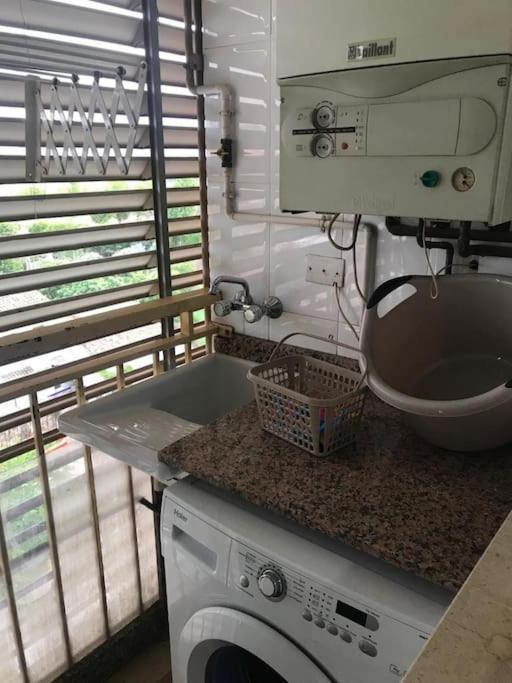 Apartamento Comodo Y Espacioso Con Parking Valência Exterior foto